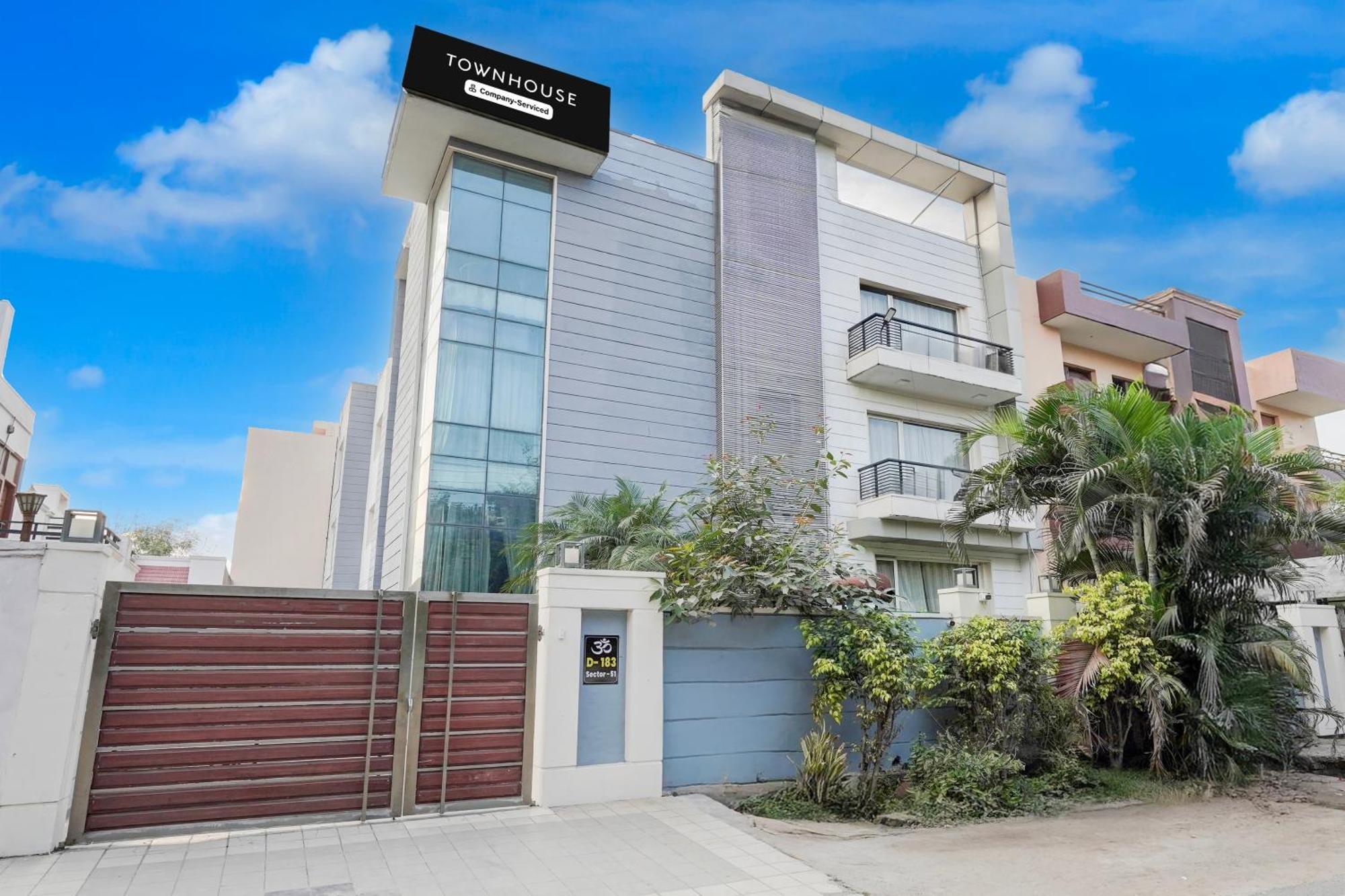 Отель Super Townhouse Sector 51 Noida Near Metro Station Экстерьер фото